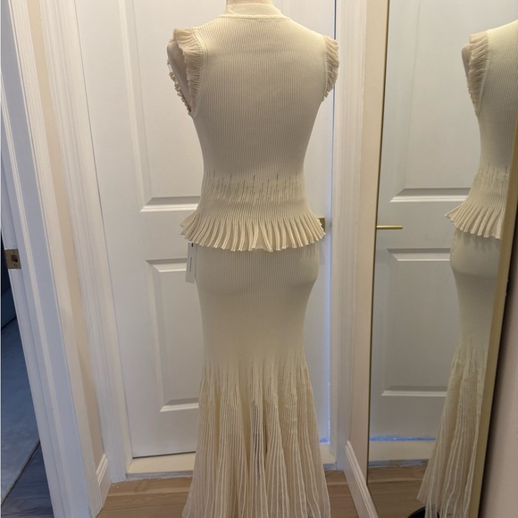 COMMENSE TOP AND SKIRT CREAM SET MEDIUM - Picture 3 of 14